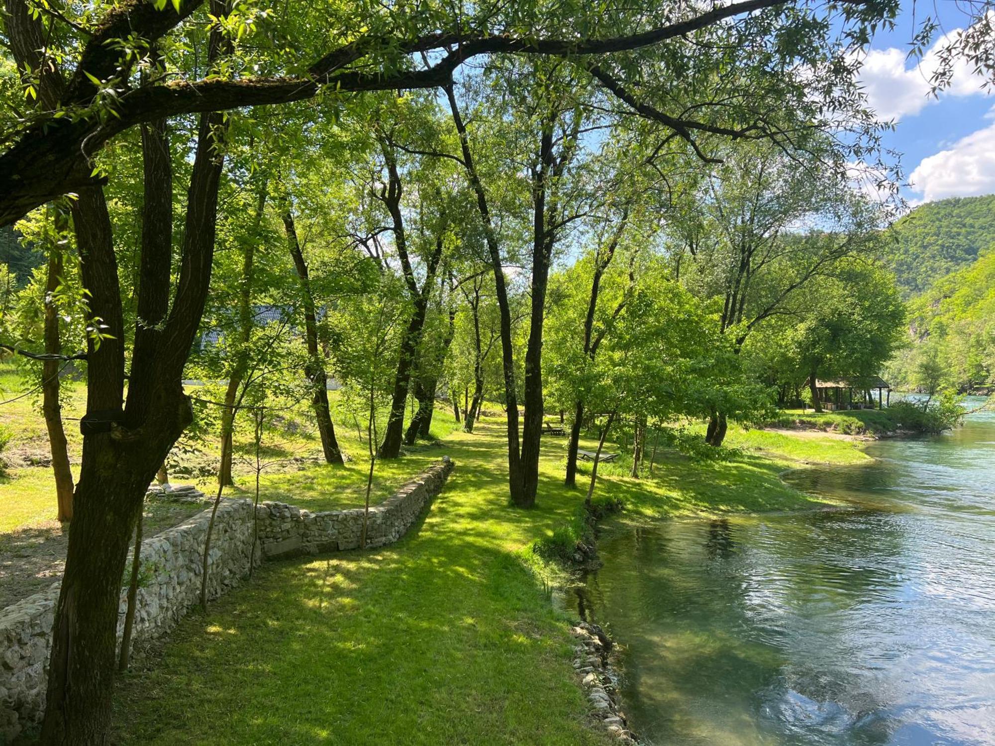 Anur Apartment Bihać Buitenkant foto