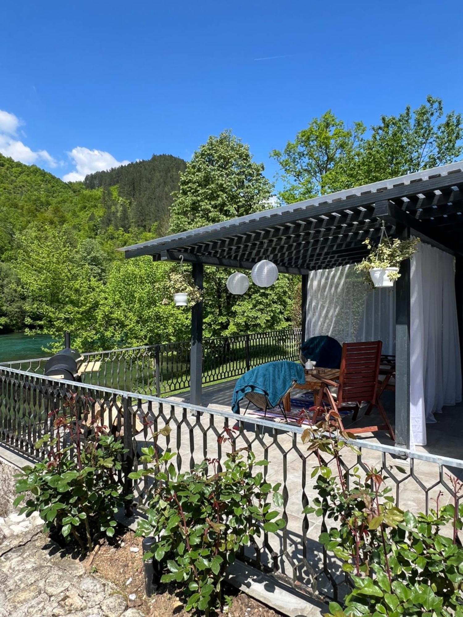 Anur Apartment Bihać Buitenkant foto